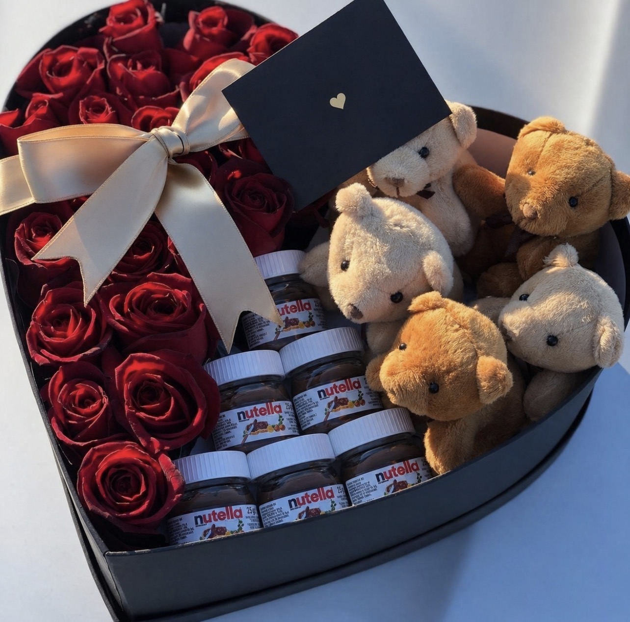 Kutu gül çikolata ayıcıklı Arajman
